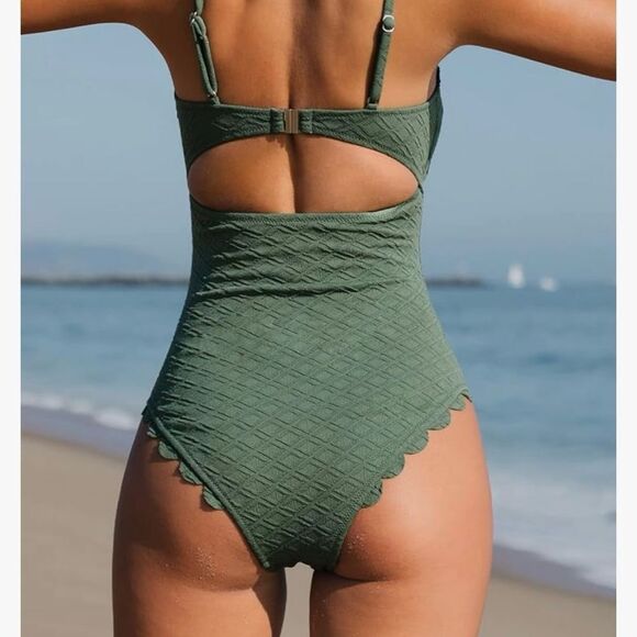 Cupshe Scalloped Trim One Piece Bathing Suit NWT! - Picture 2 of 8